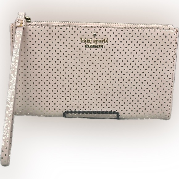 kate spade Handbags - NWOT Kate Spade Light pink and gold Polka Dots wristlet